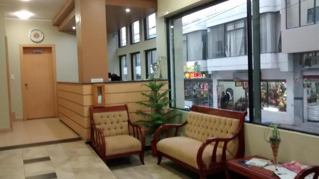 Hotel Flor De Los Andes Tulcan Bagian luar foto