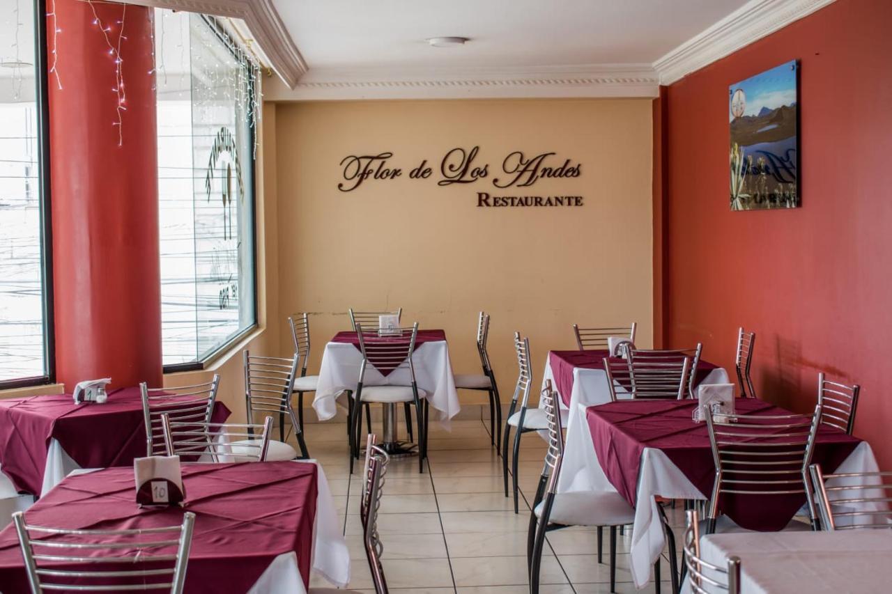 Hotel Flor De Los Andes Tulcan Bagian luar foto
