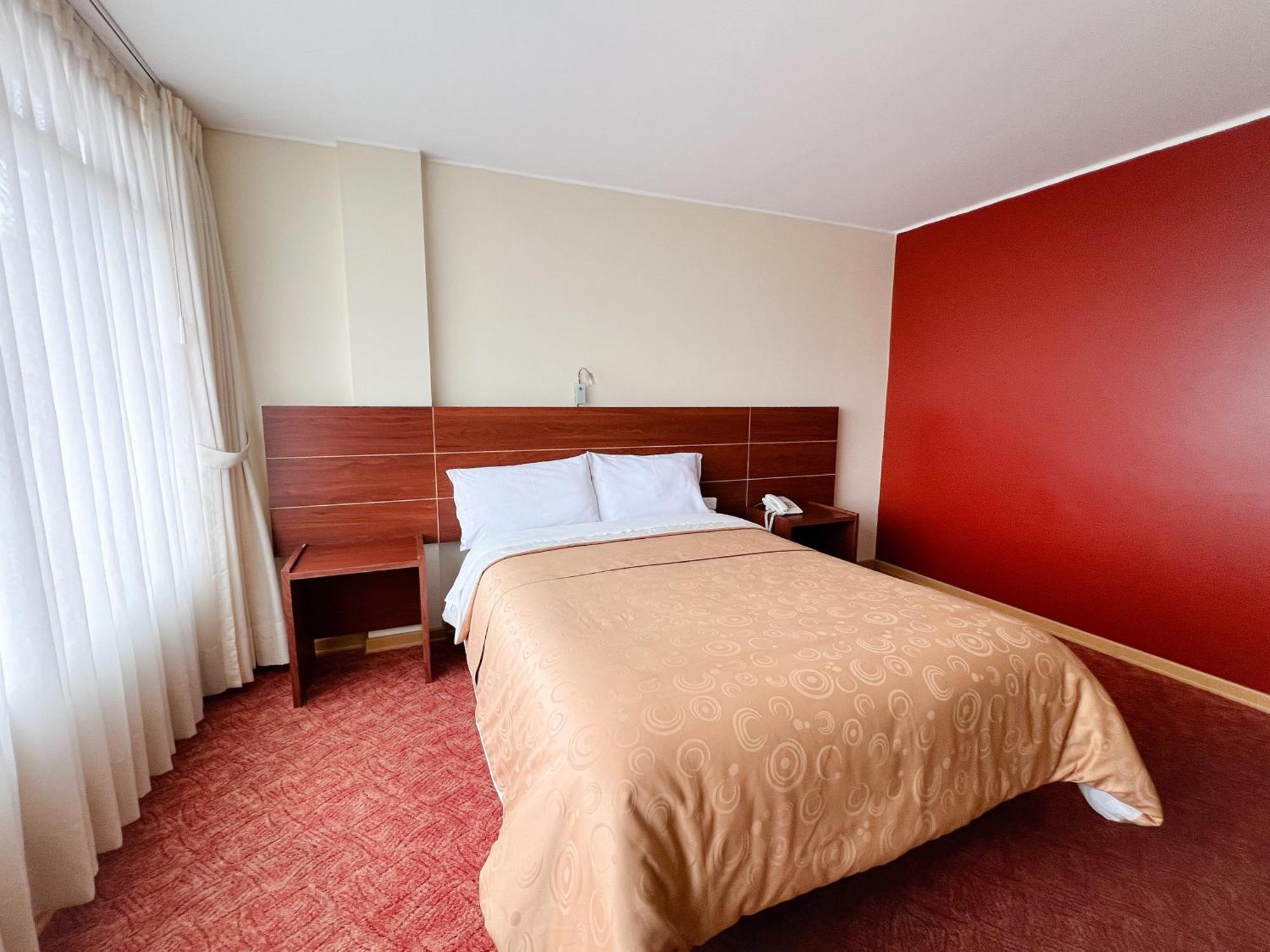 Hotel Flor De Los Andes Tulcan Bagian luar foto